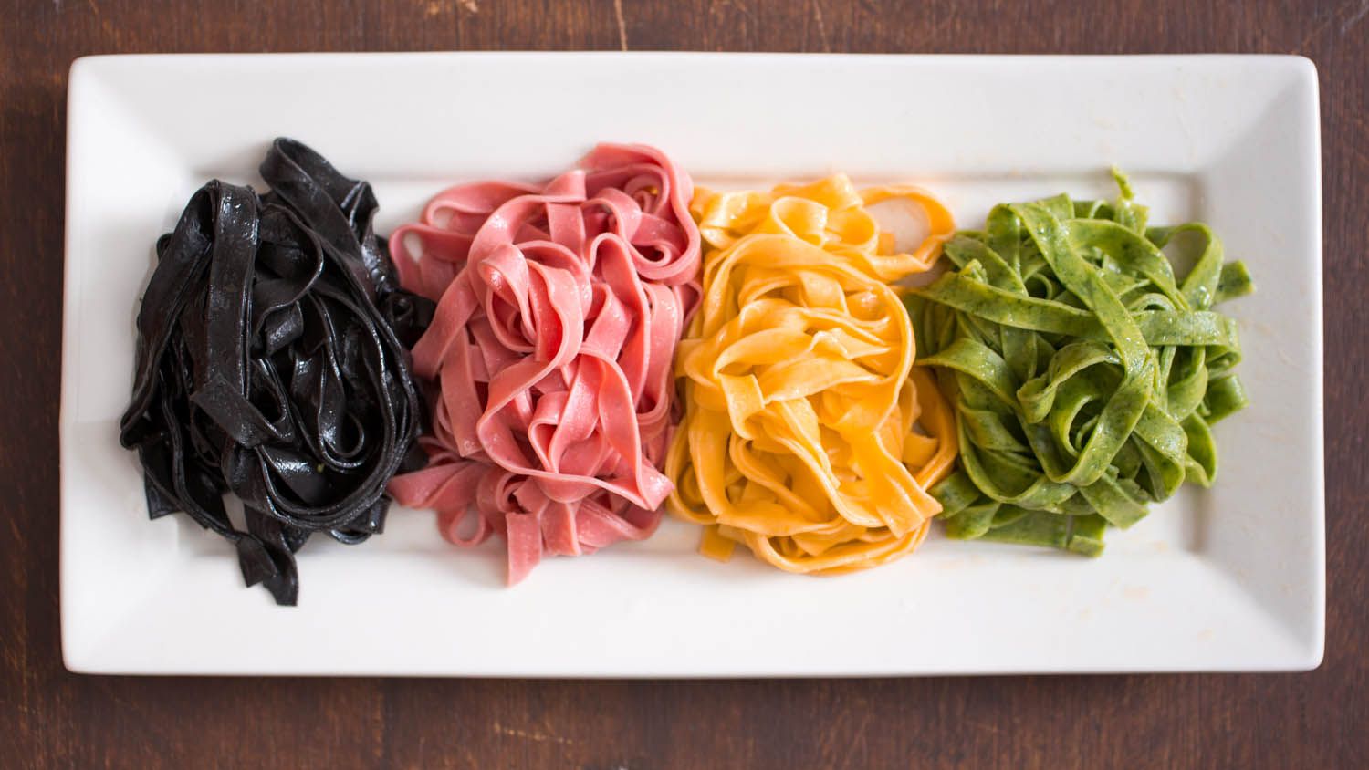PARTENDO DAI COLORANTI “ALIMENTARI” DELLA PASTA…