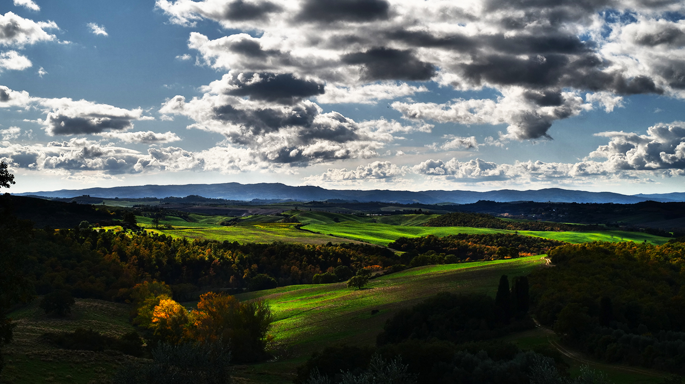 Val d’Orcia: dove il sogno penetra la terra. Scrivere sulla Val d’Orcia?