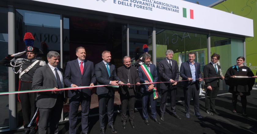 VINO, VINITALY 2024: IL ‘SISTEMA ITALIA’ COMPATTO NEL RIBADIRE IL VALORE ECONOMICO, SOCIALE, AMBIENTALE E CULTURALE DEL PATRIMONIO ENOLOGICO MADE IN ITALY.