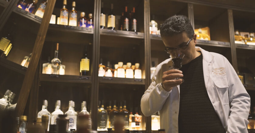 “Nel cuore del Piemonte creiamo distillati che custodiscono tempo, tradizione e natura”