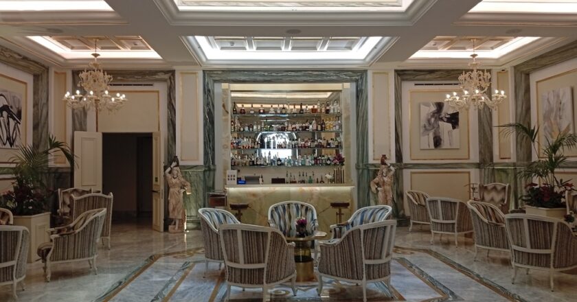 Palazzo Anni Trenta e rinascita Curio Collection